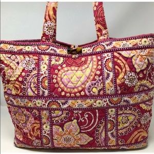 Vera Bradley Lg. Tic-Tac-Tote “Raspberry Fizz” EUC